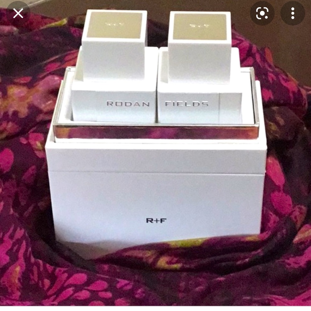 ISO Rodan & Fields Perfume - Do Not Purchase